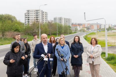 zdjęcie z konferencji prasowej na osiedlu imienia Franciszka Kotuli,fot. Grzegorz Bukała, Urząd Miasta Rzeszowa